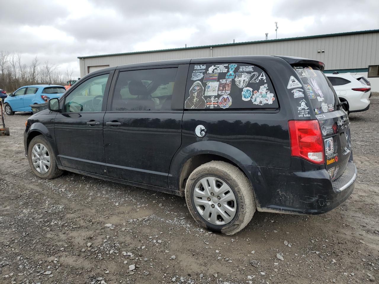 2019 Dodge Caravan - Image 2