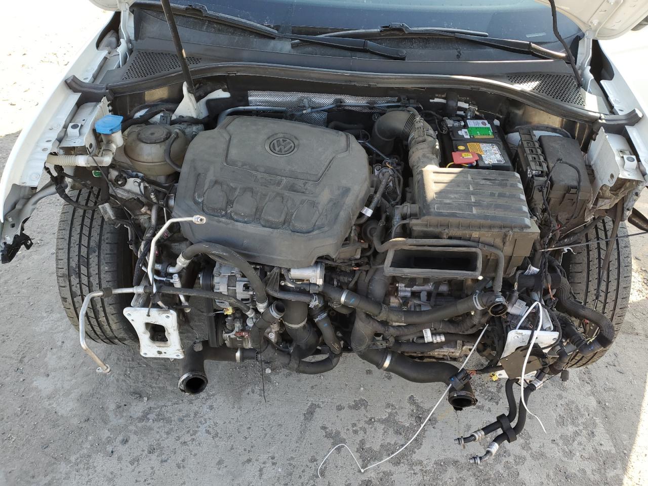 2018 Volkswagen Tiguan - Image 12