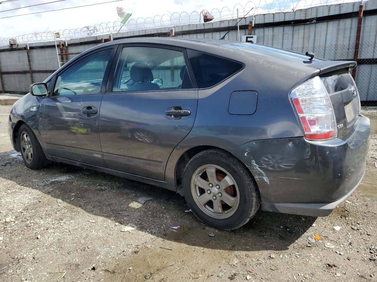 2007 Toyota Prius - Image 2