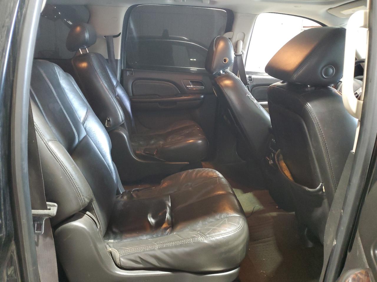 2007 GMC Yukon - Image 12