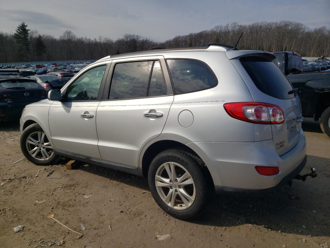 2011 Hyundai Santa Fe - Image 2