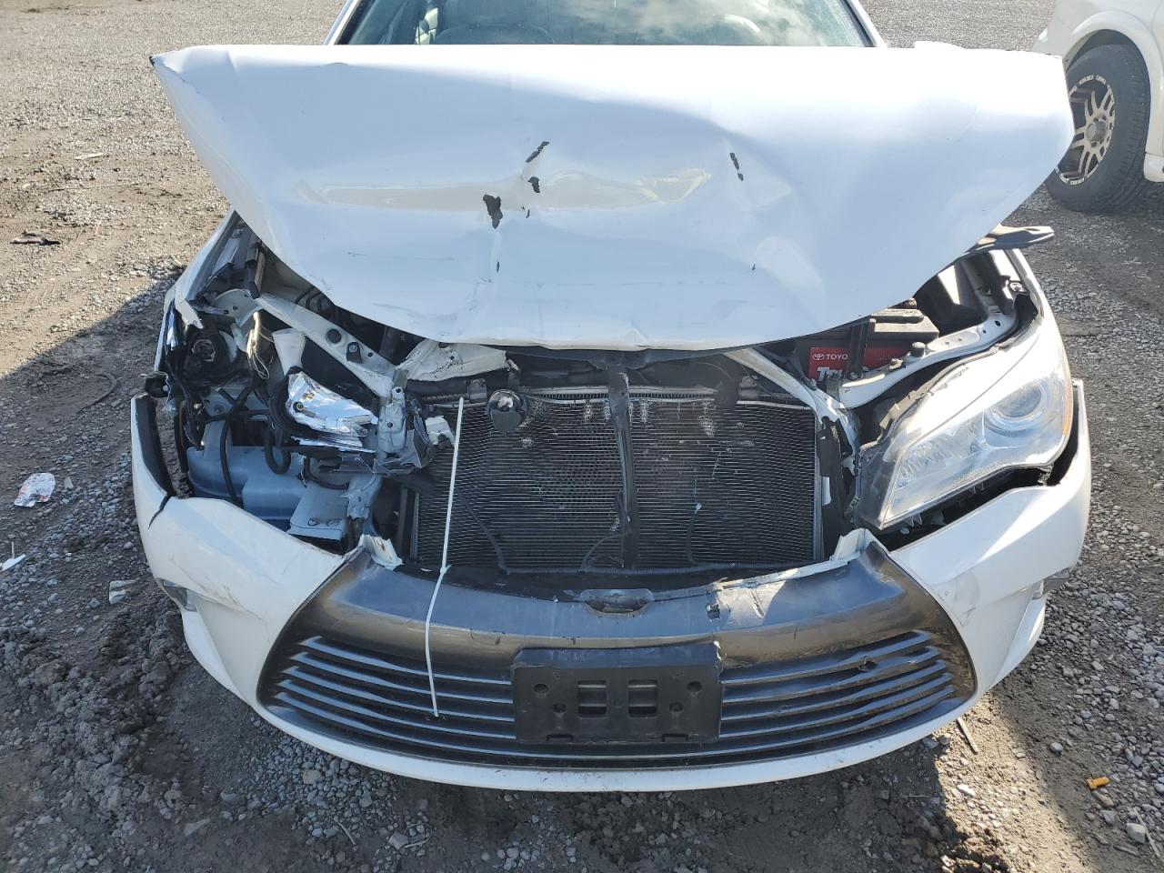 2016 Toyota Camry - Image 11