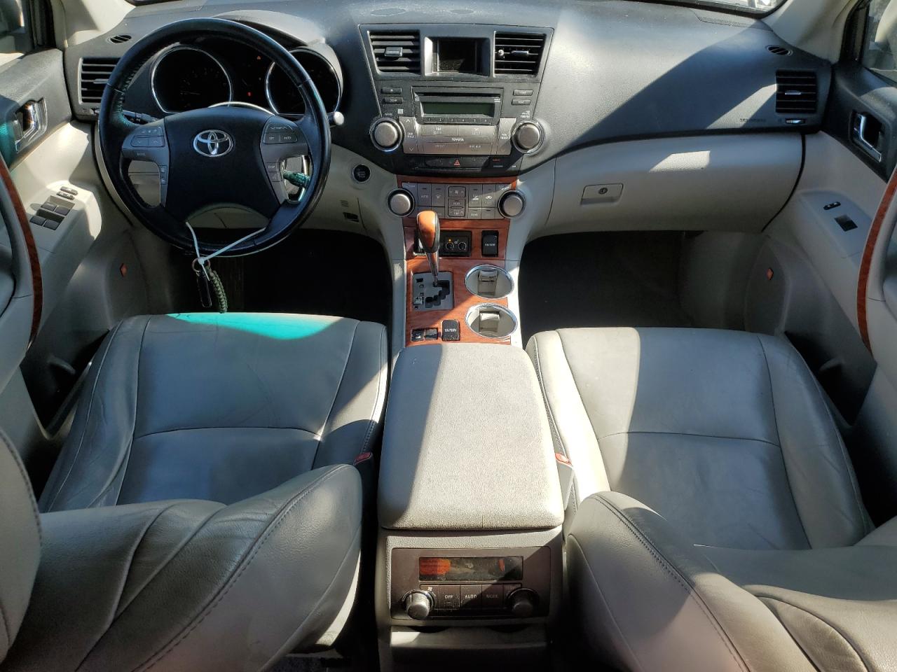 2010 Toyota Highlander - Image 8