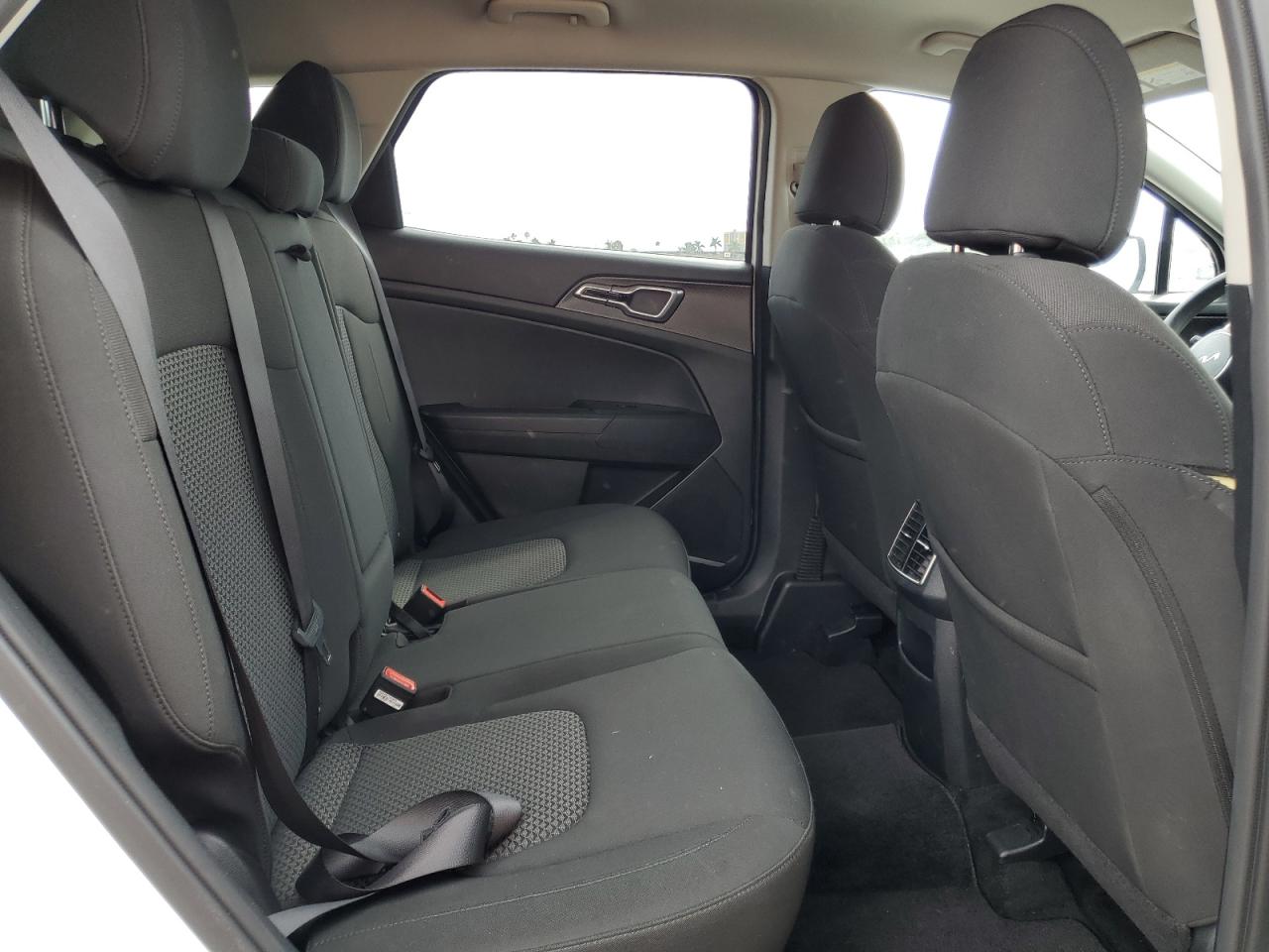 2023 Kia Sportage - Image 11