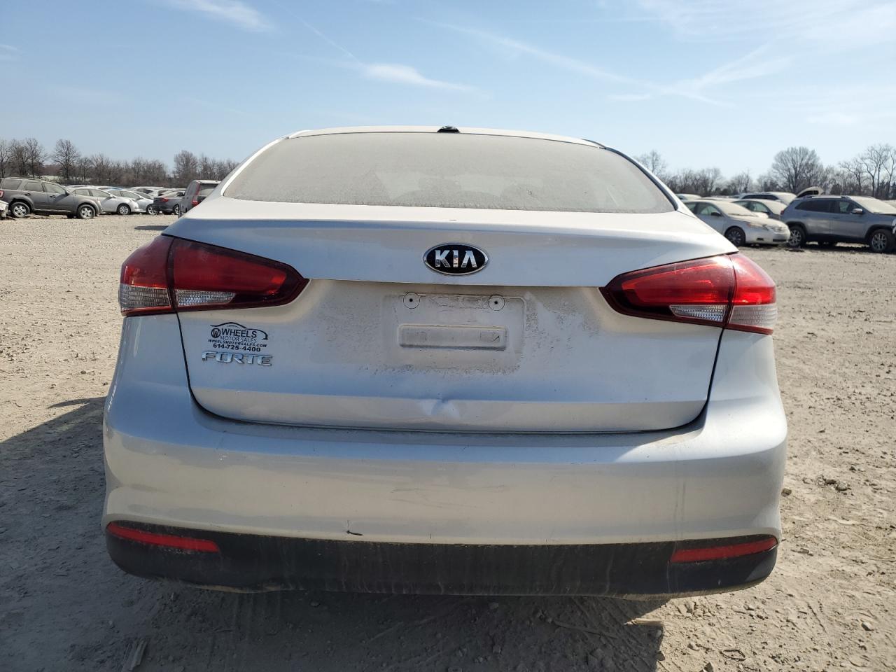 2017 Kia Forte - Image 6