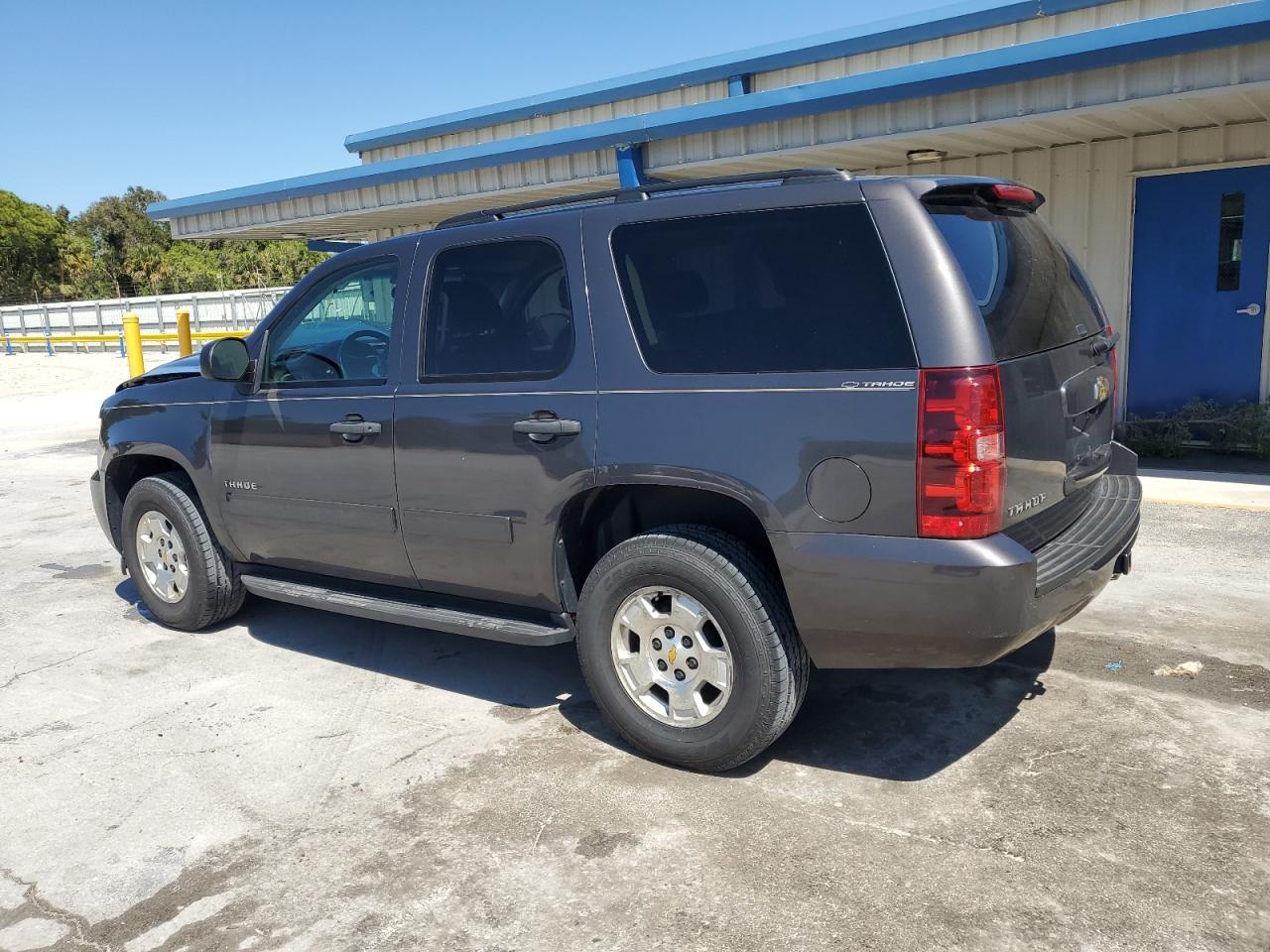 2010 Chevrolet Tahoe - Image 2