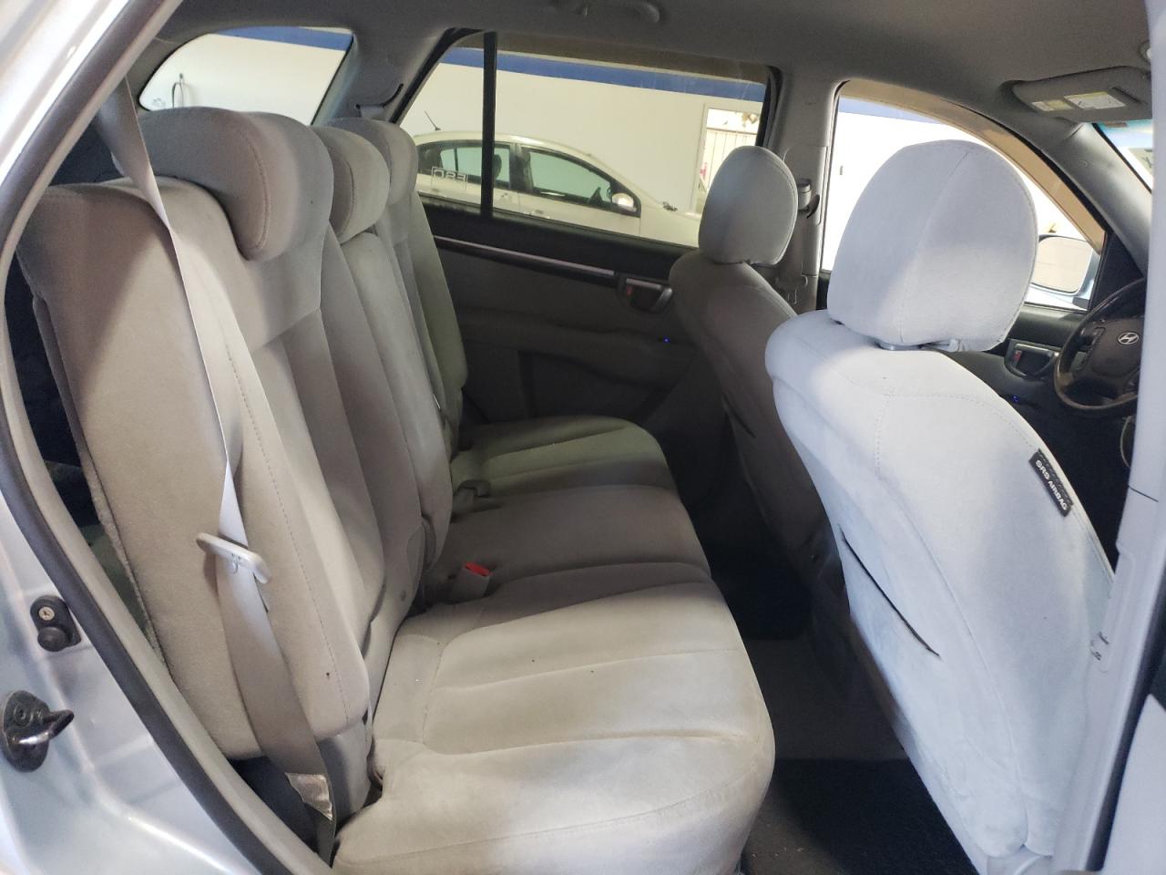 2008 Hyundai Santa Fe - Image 11