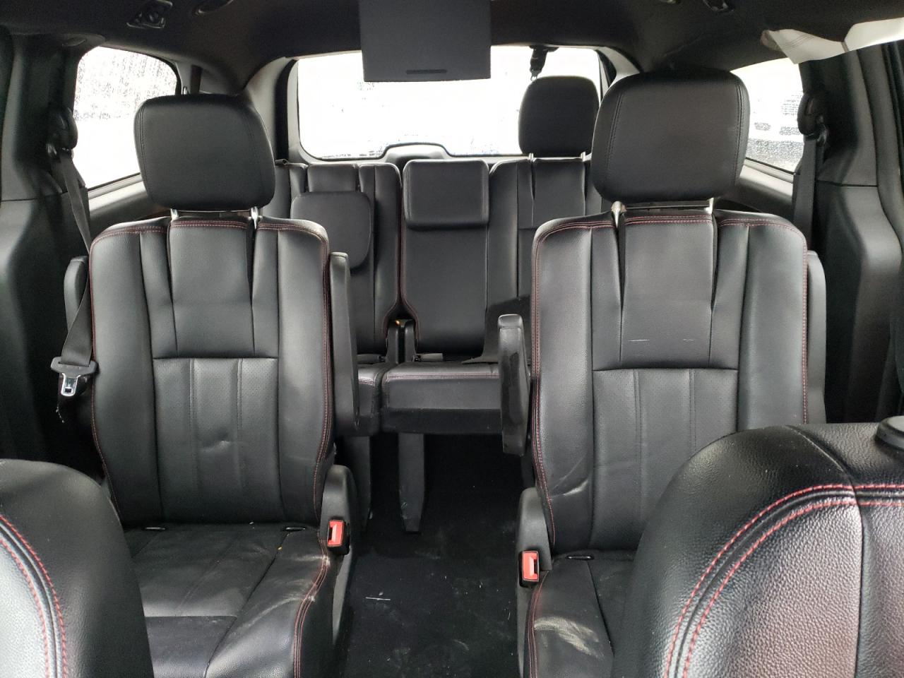 2018 Dodge Caravan - Image 10