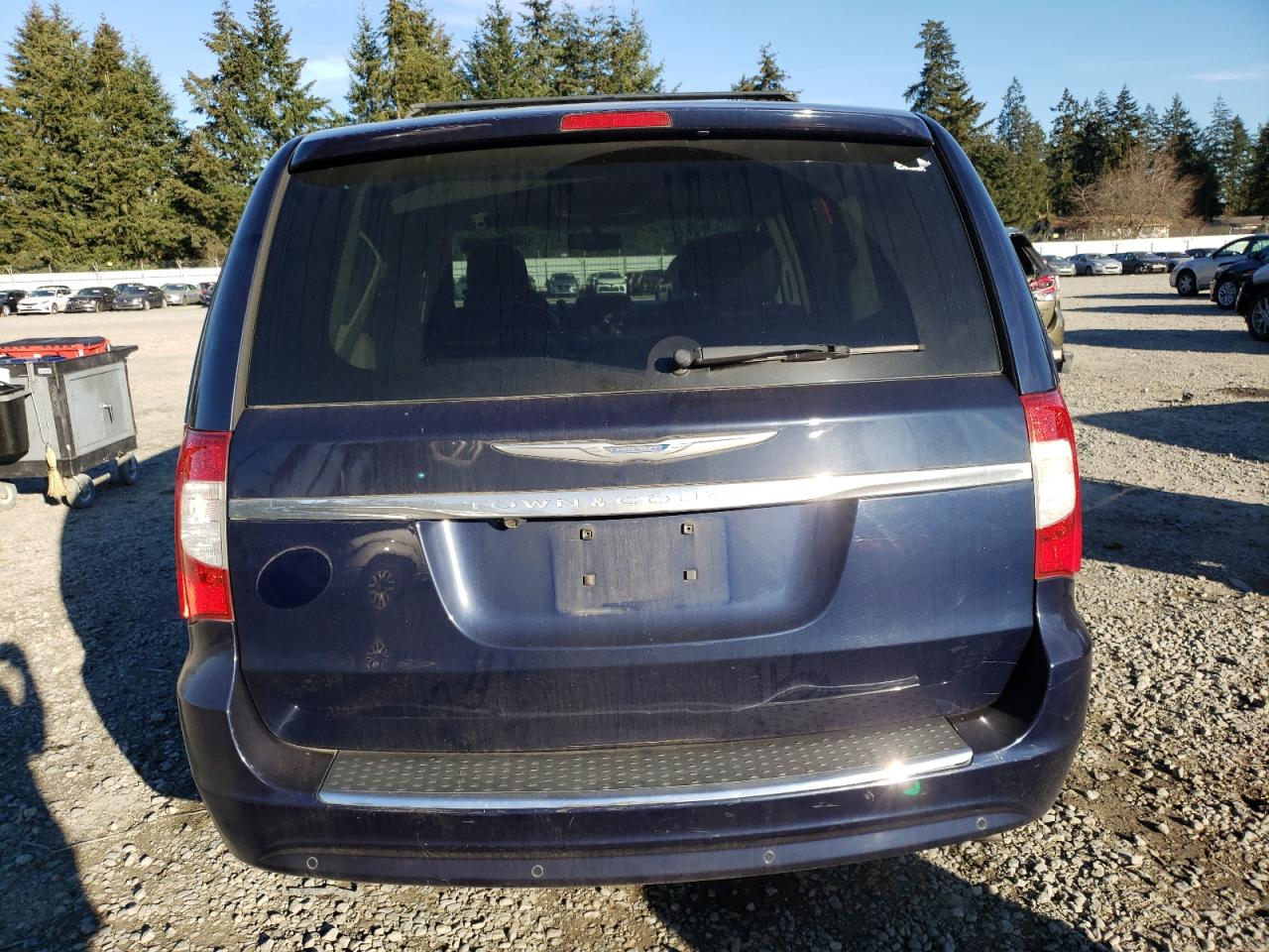 2013 Chrysler Town & Country - Image 6