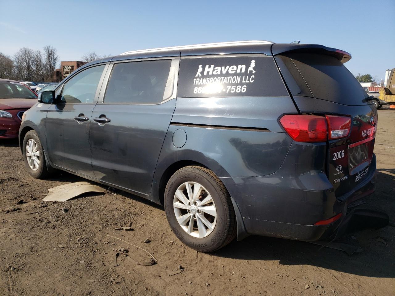 2016 Kia Sedona - Image 2