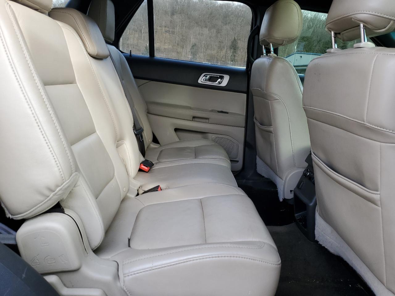 2013 Ford Explorer - Image 11