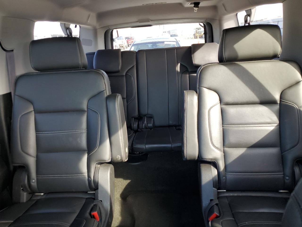 2017 GMC Yukon - Image 10
