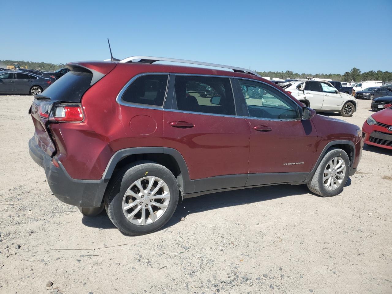 2019 Jeep Cherokee Latitude VIN: 1C4PJLCB6KD487744 Lot: 50160085