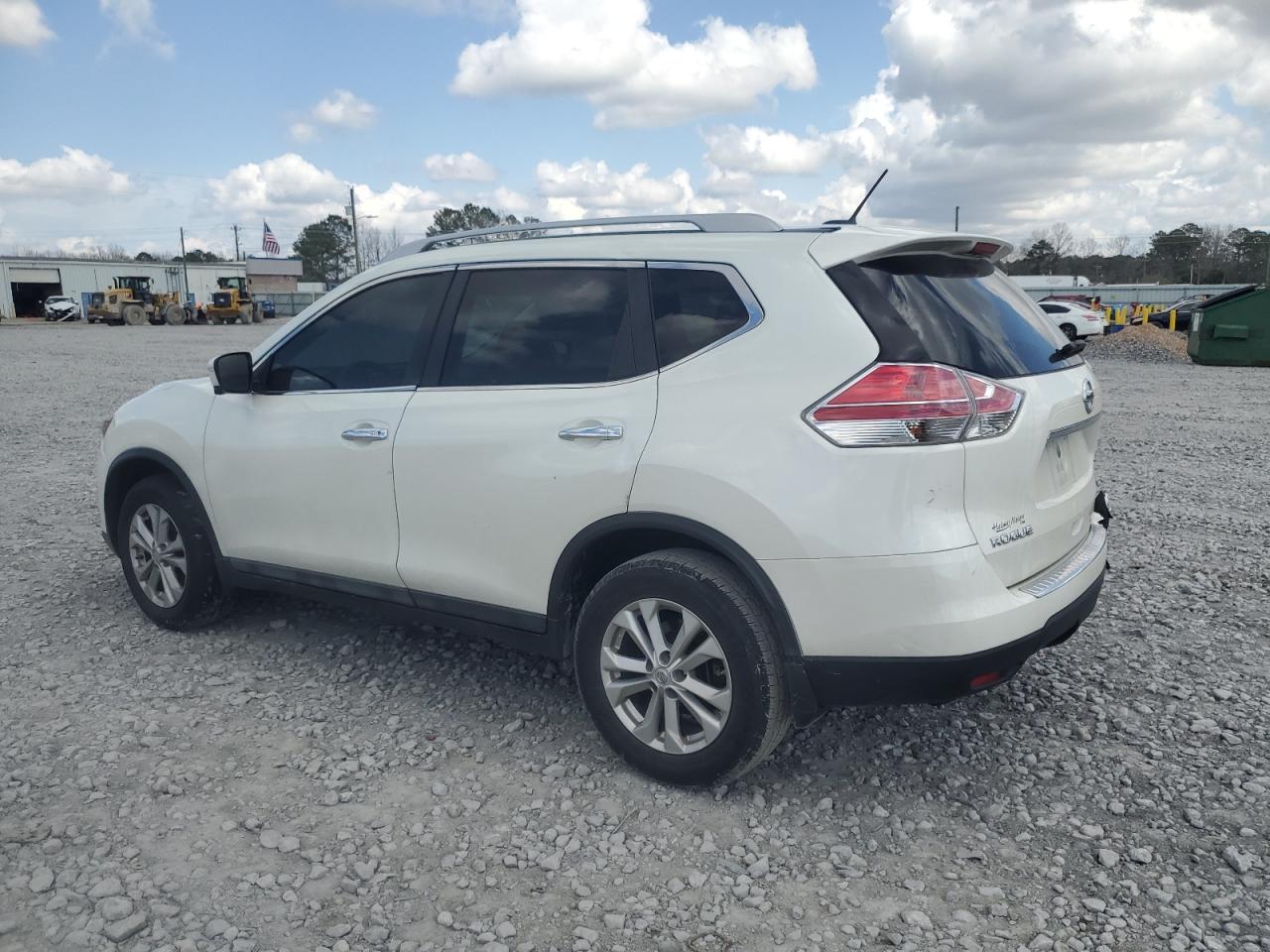 2015 Nissan Rogue - Image 2