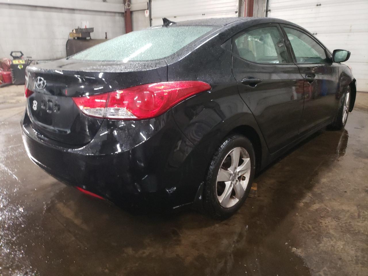 2013 Hyundai Elantra - Image 3