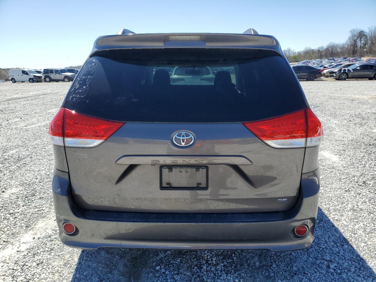 2013 Toyota Sienna - Image 6