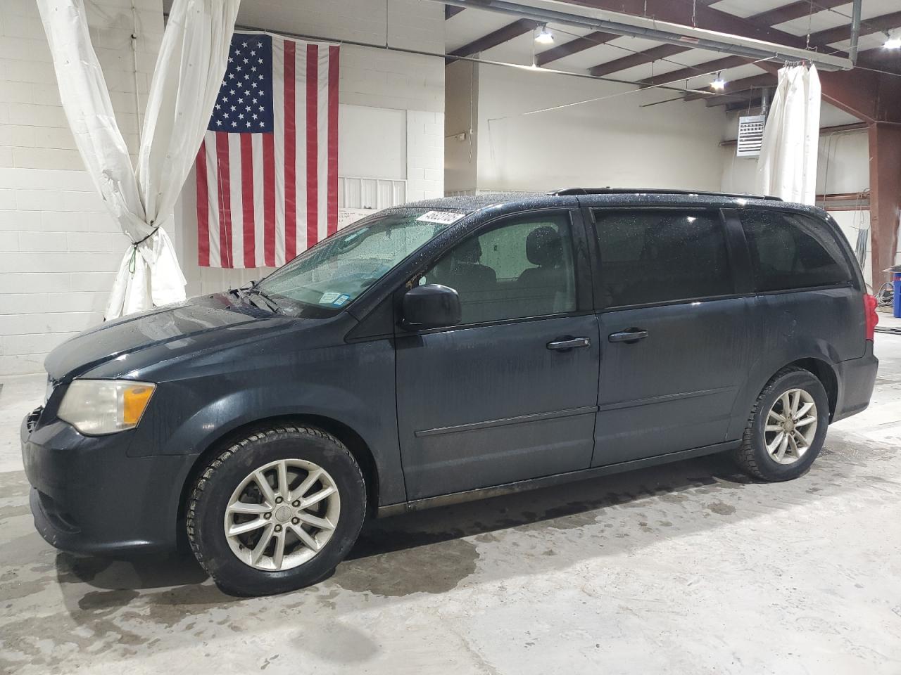 2014 Dodge Caravan - Image 1