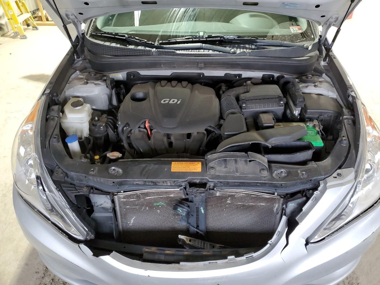 2012 Hyundai Sonata - Image 11