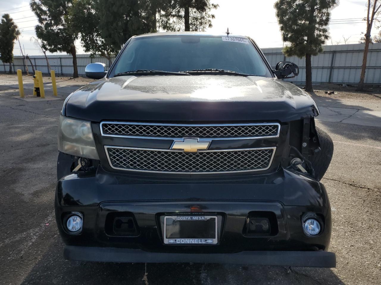 2010 Chevrolet Suburban - Image 5