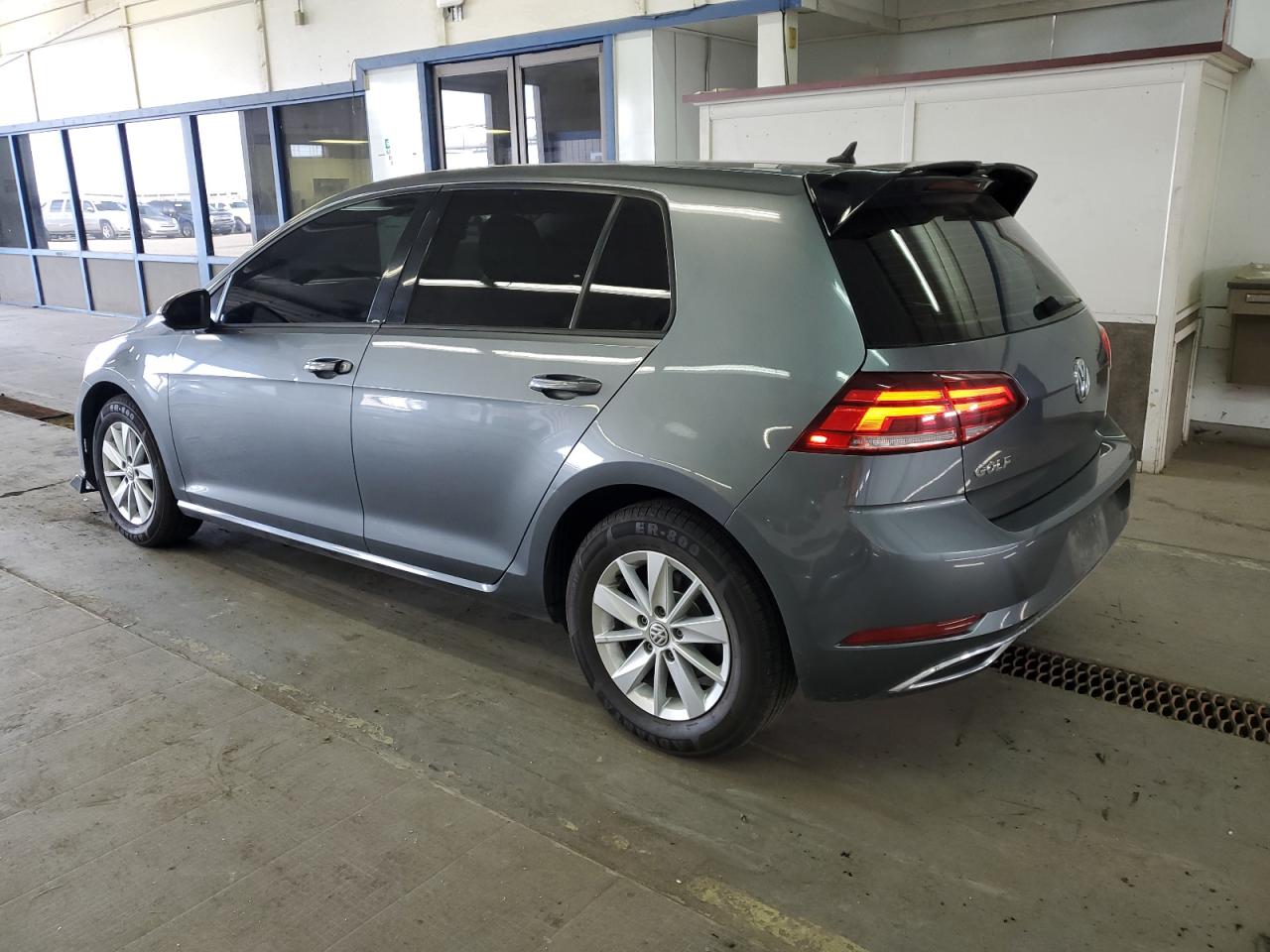 2019 Volkswagen Golf - Image 2