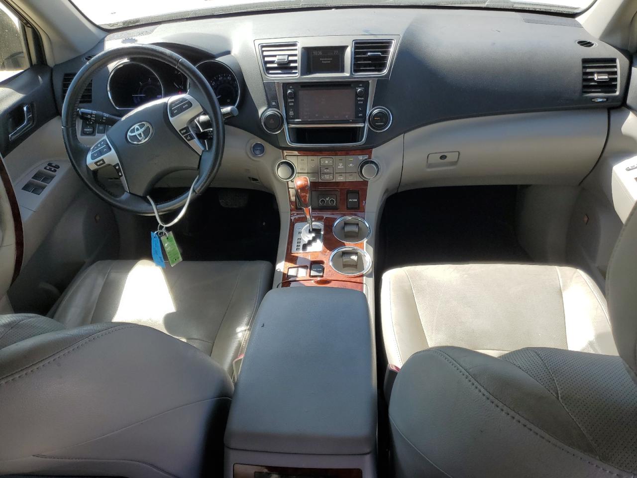 2013 Toyota Highlander - Image 8