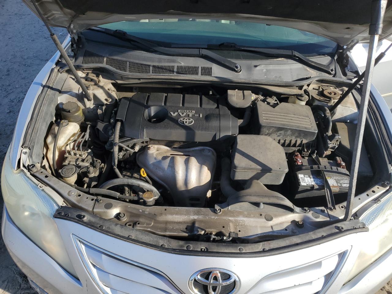 2010 Toyota Camry - Image 11