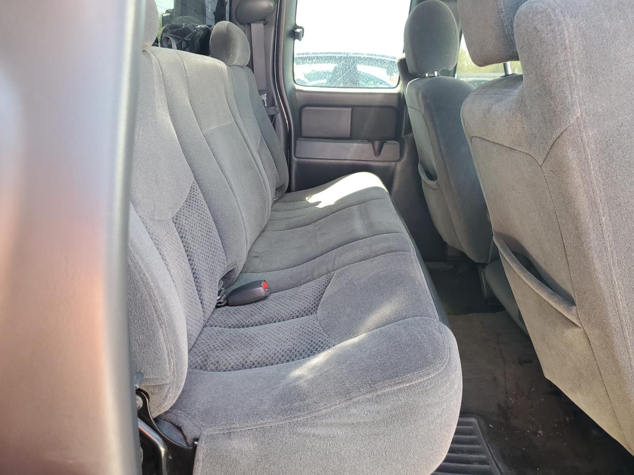 2005 Chevrolet Silverado - Image 10
