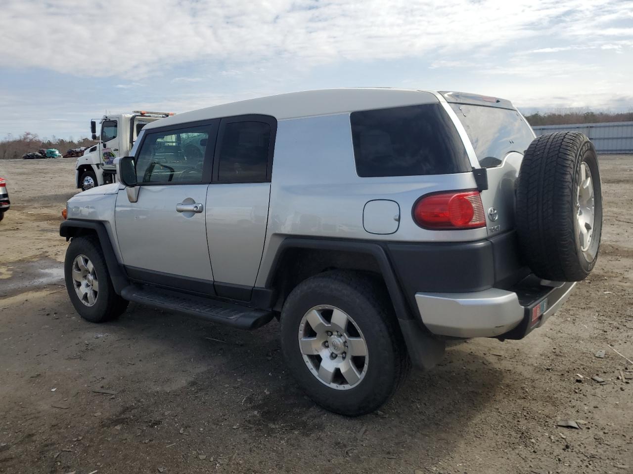2007 Toyota FJ Cruiser - Image 2