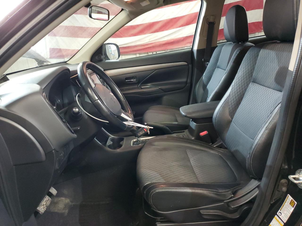 2015 Mitsubishi Outlander - Image 7