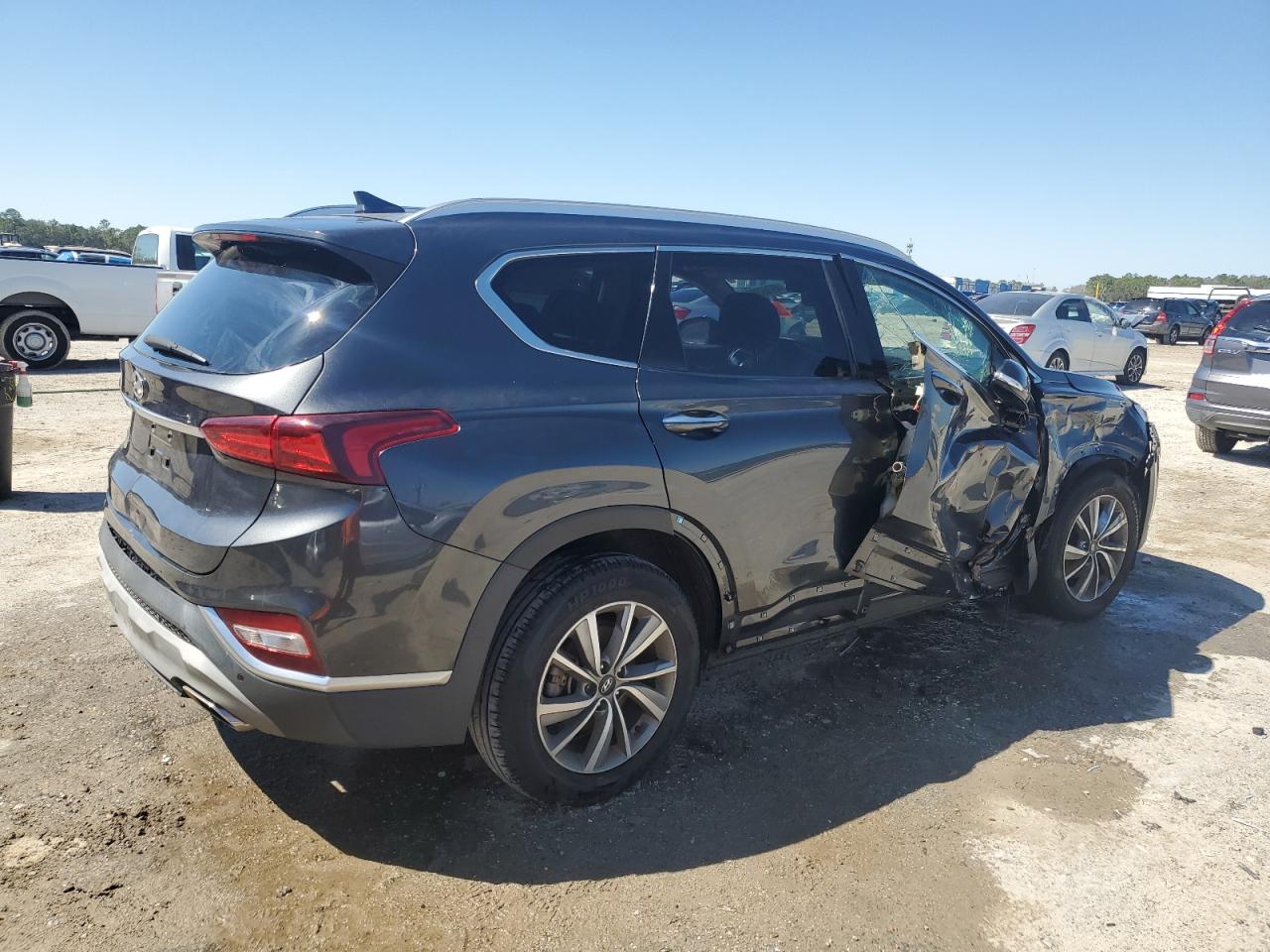 2020 Hyundai Santa Fe - Image 3