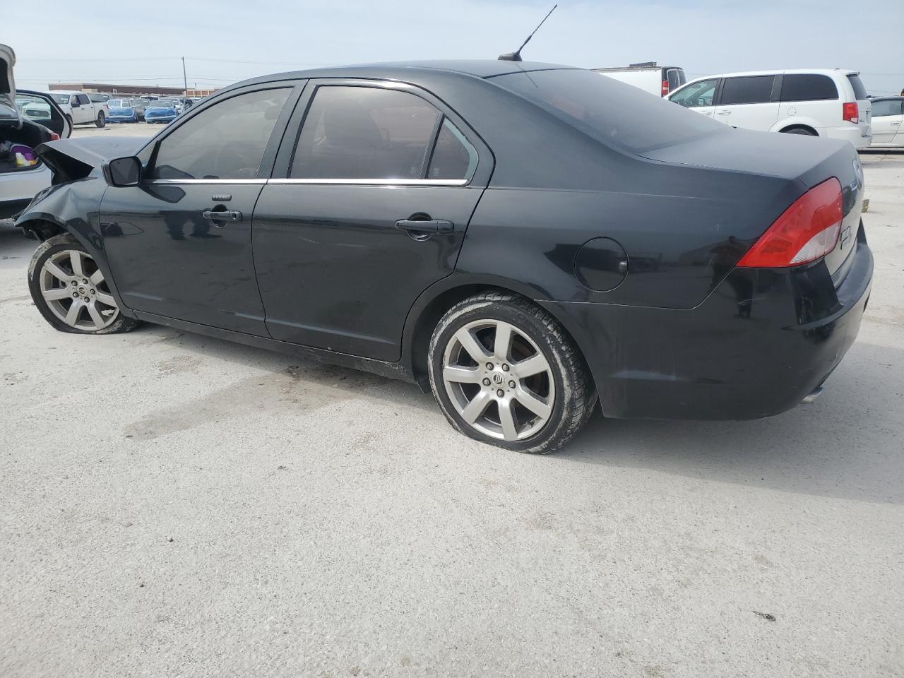 2010 Mercury Milan - Image 2