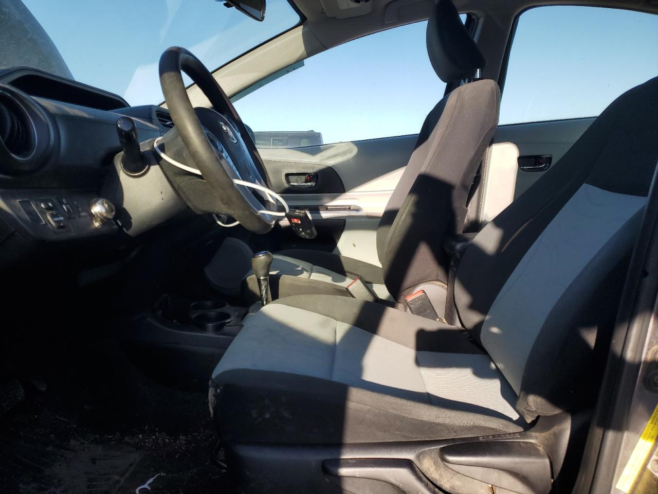 2013 Toyota Prius - Image 7