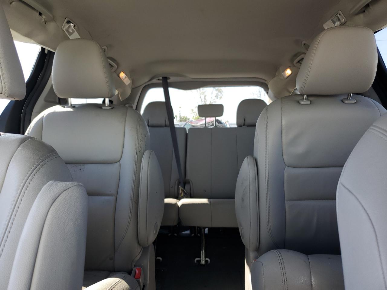 2020 Toyota Sienna - Image 10