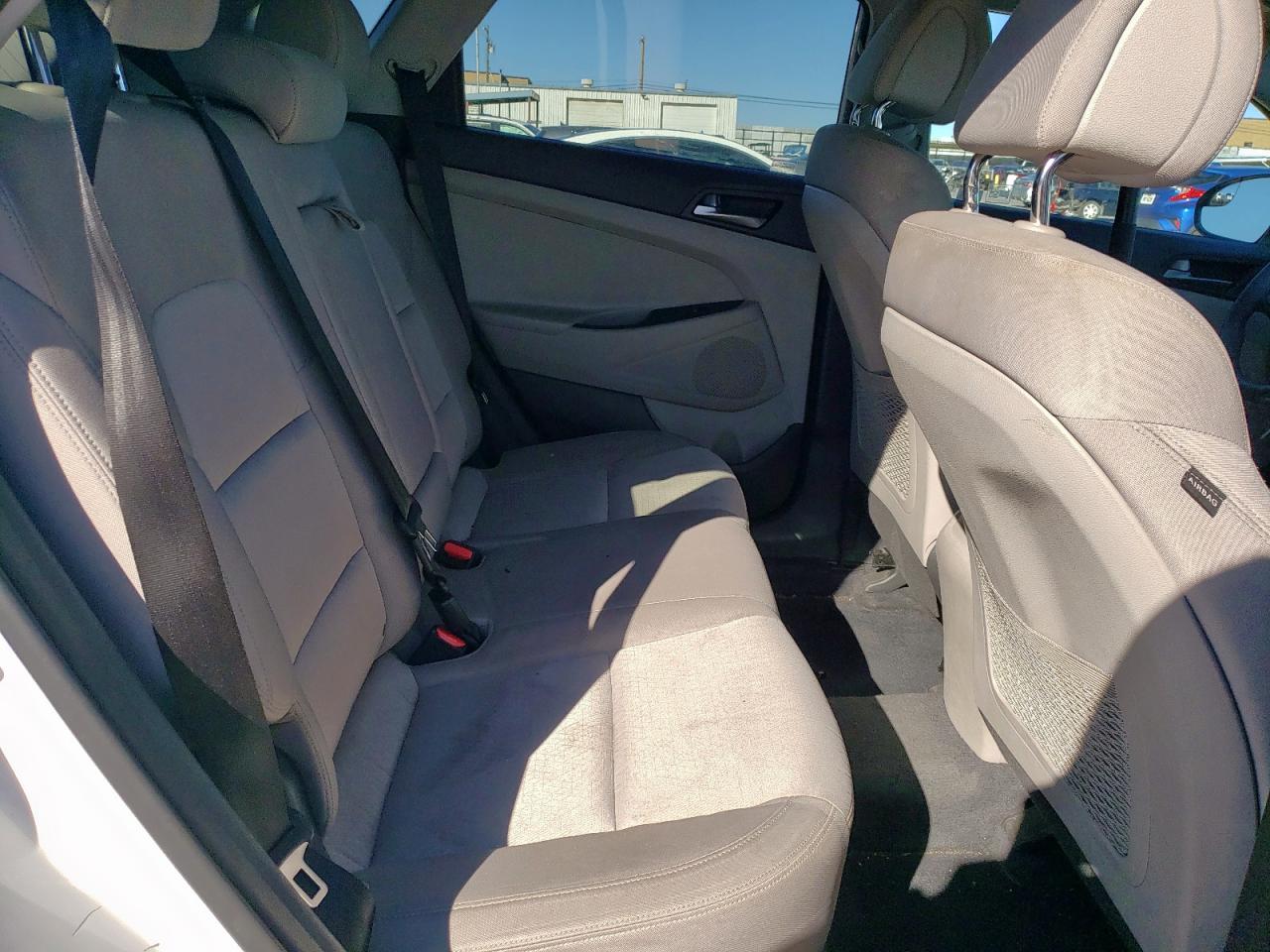 2016 Hyundai Tucson - Image 12