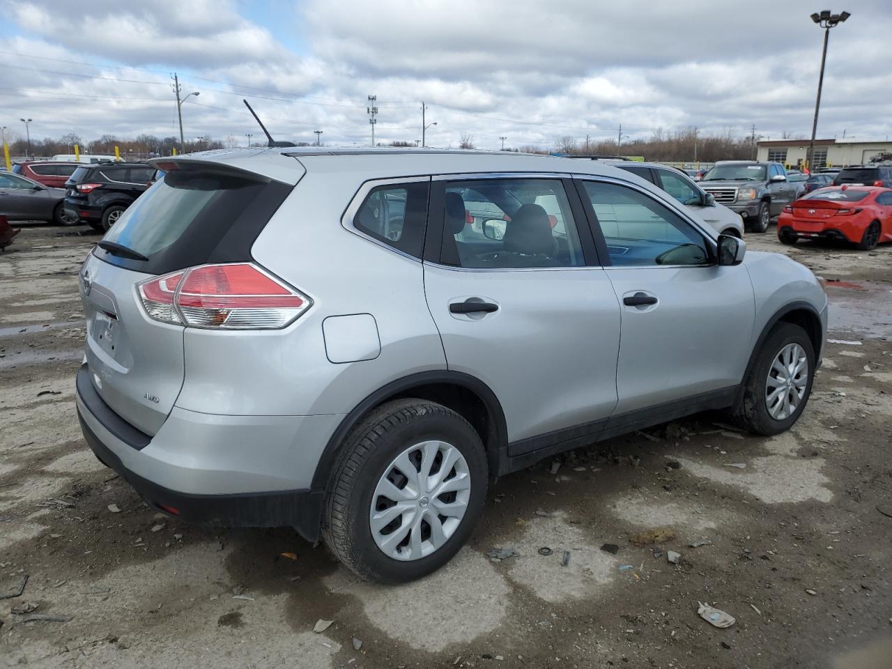 2016 Nissan Rogue - Image 3