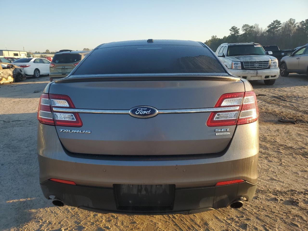 2013 Ford Taurus - Image 6