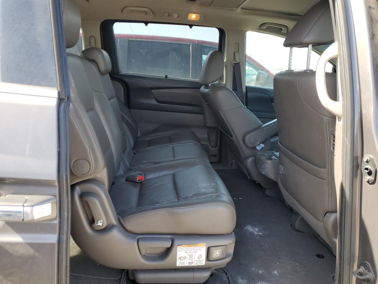 2012 Honda Odyssey - Image 11