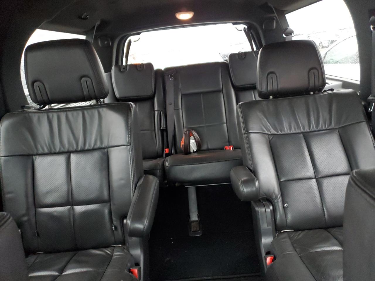 2008 Lincoln Navigator - Image 10