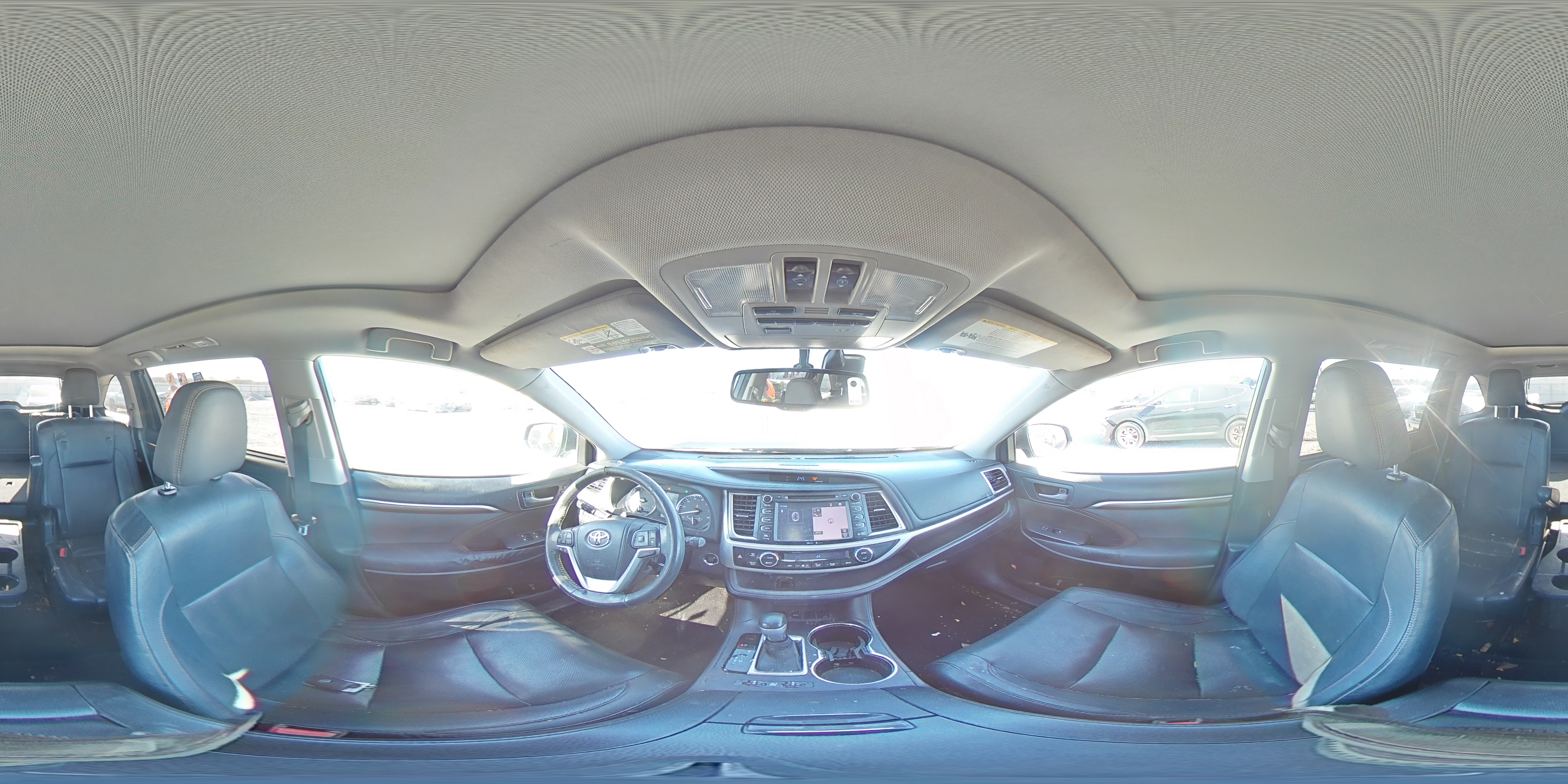 2015 Toyota Highlander - Image 13
