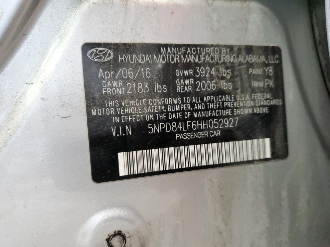 2017 Hyundai Elantra - Image 12
