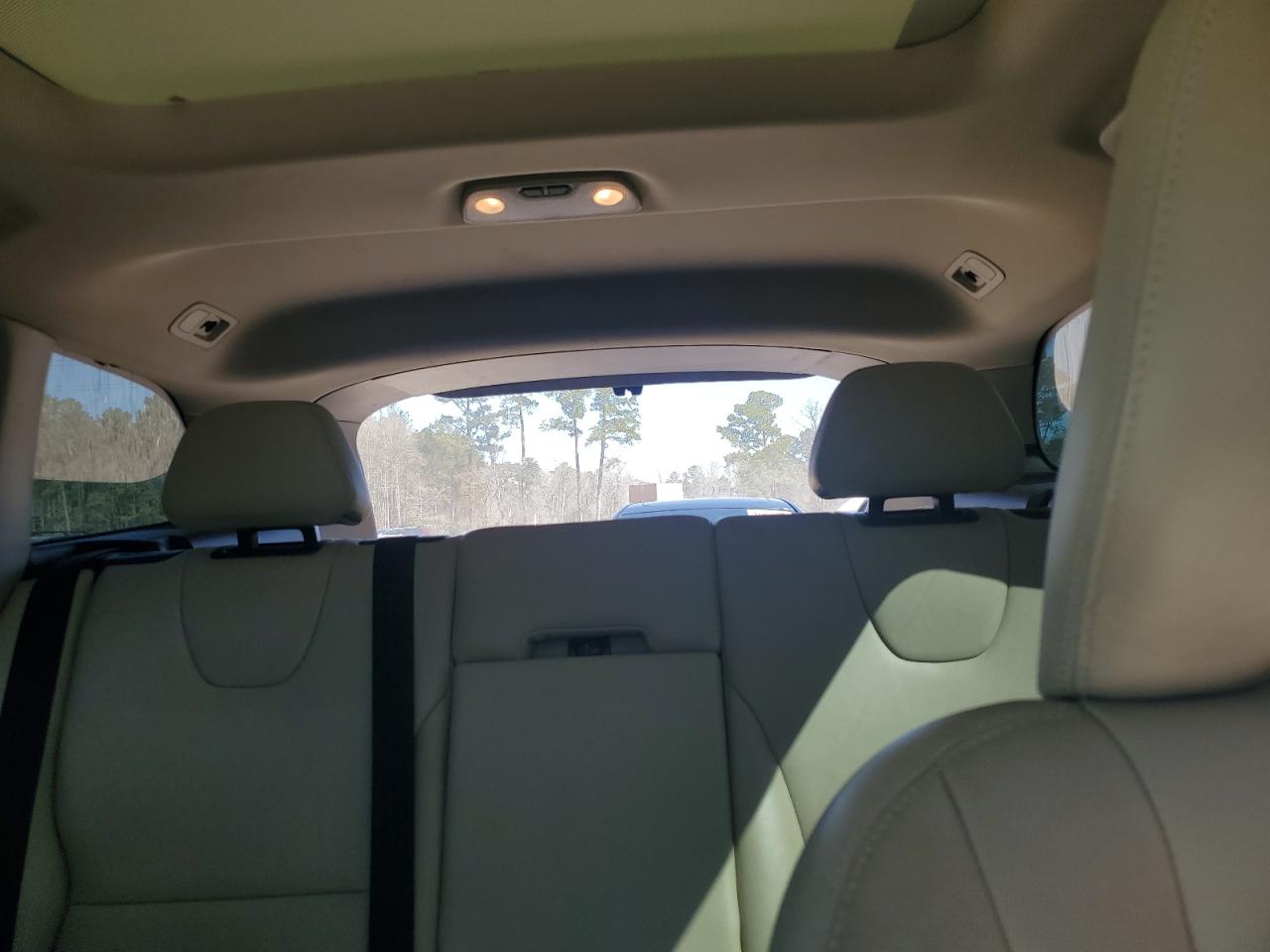 2017 Volvo XC60 - Image 10