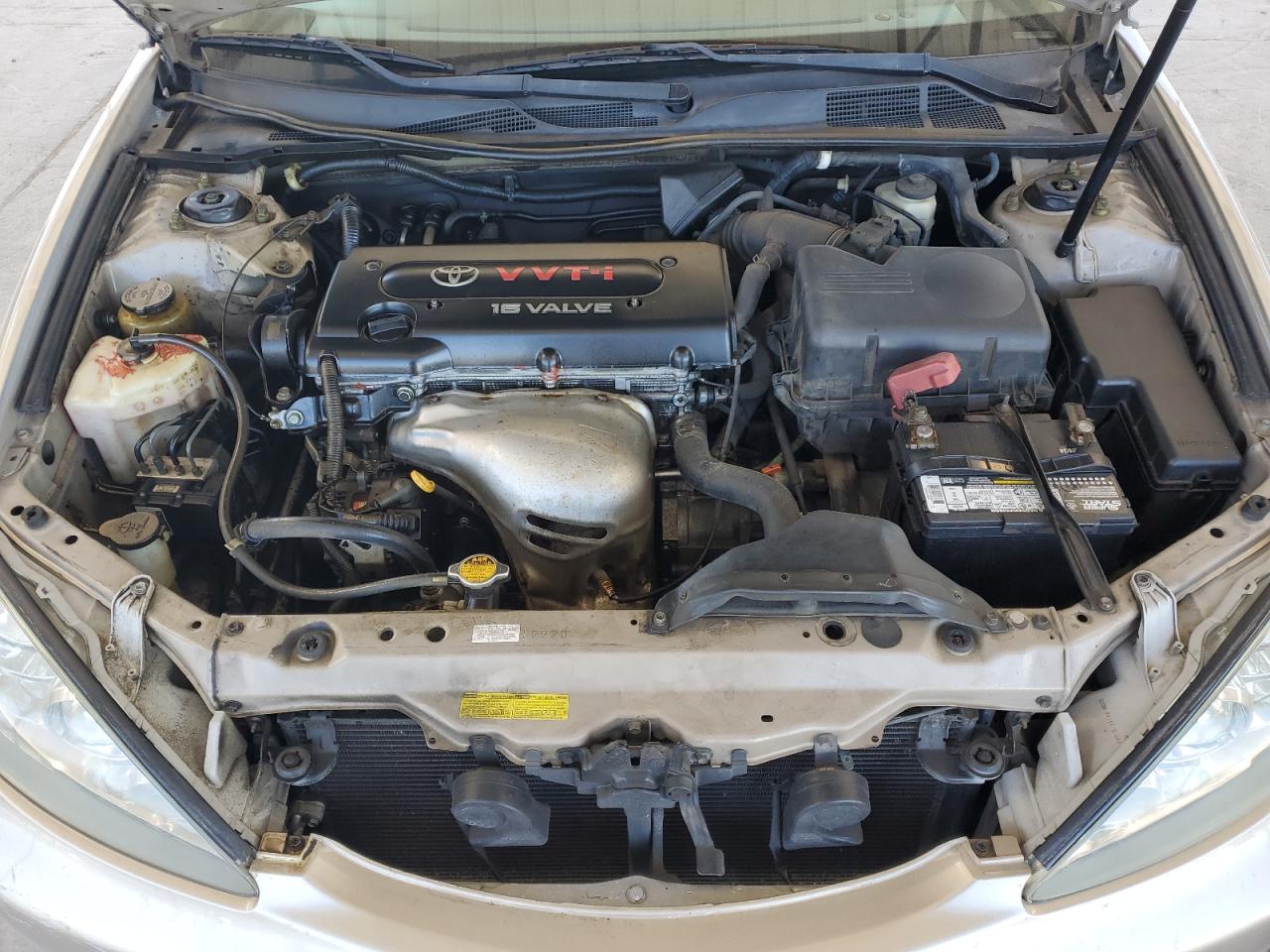 2005 Toyota Camry - Image 11
