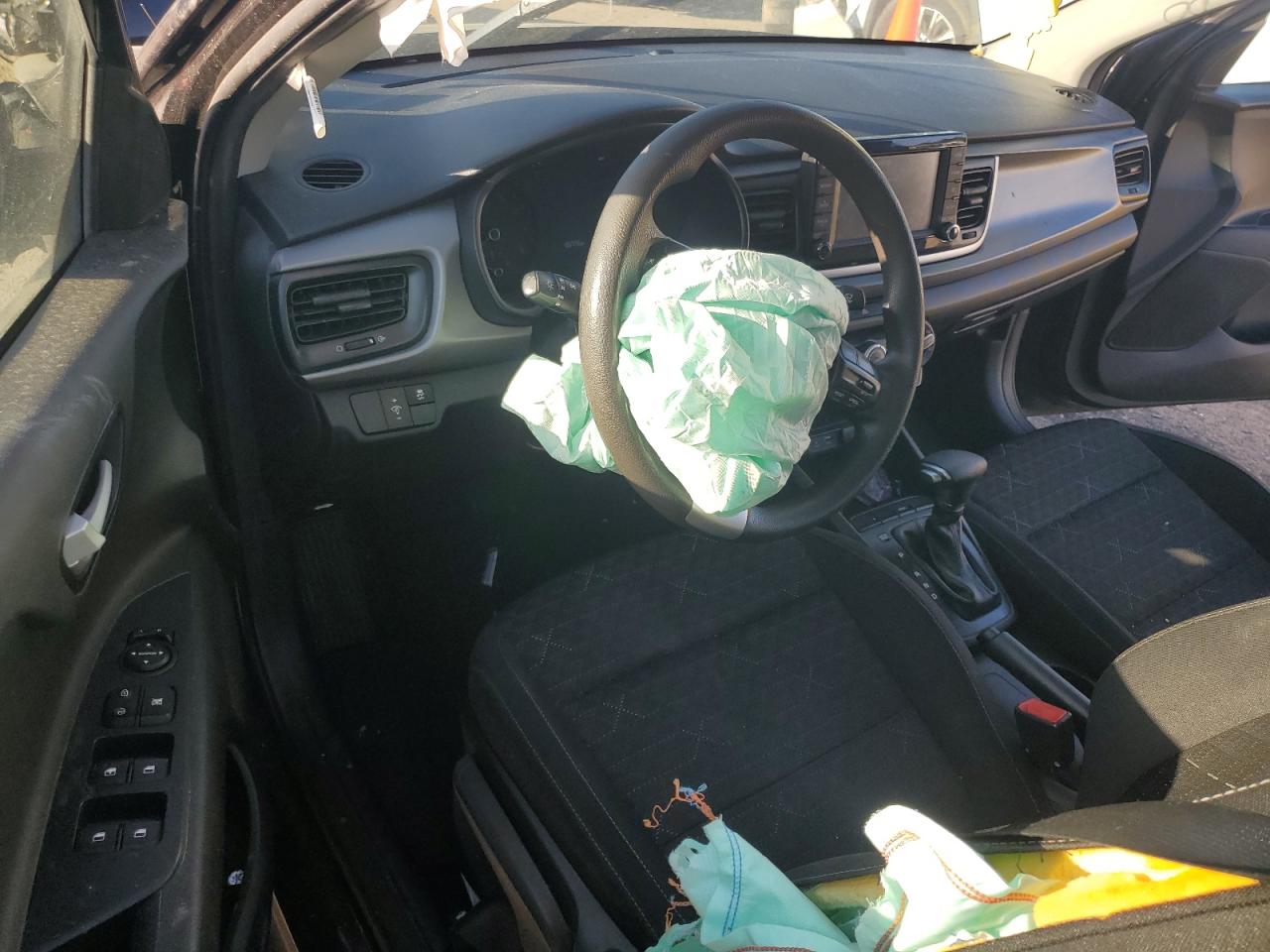 2019 Kia Rio - Image 8