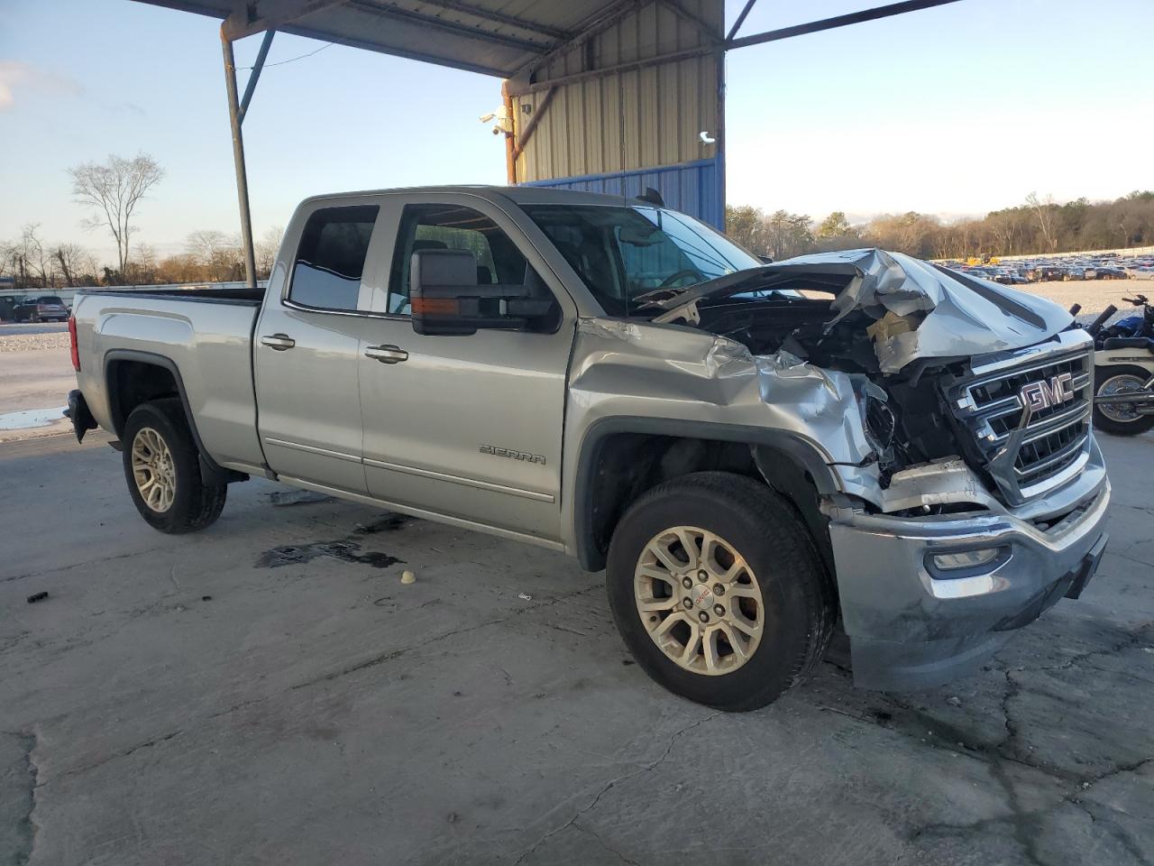 2017 GMC Sierra - Image 4
