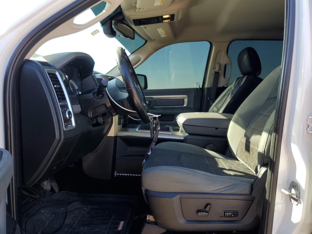 2014 RAM 1500 - Image 7