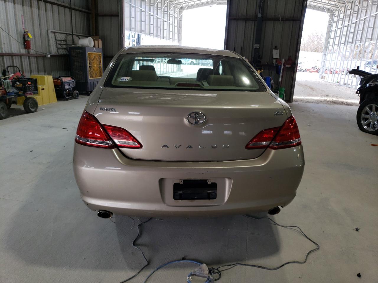 2006 Toyota Avalon - Image 6