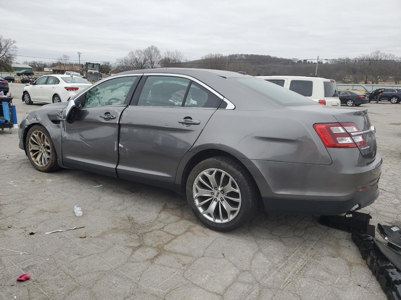 2014 Ford Taurus - Image 2