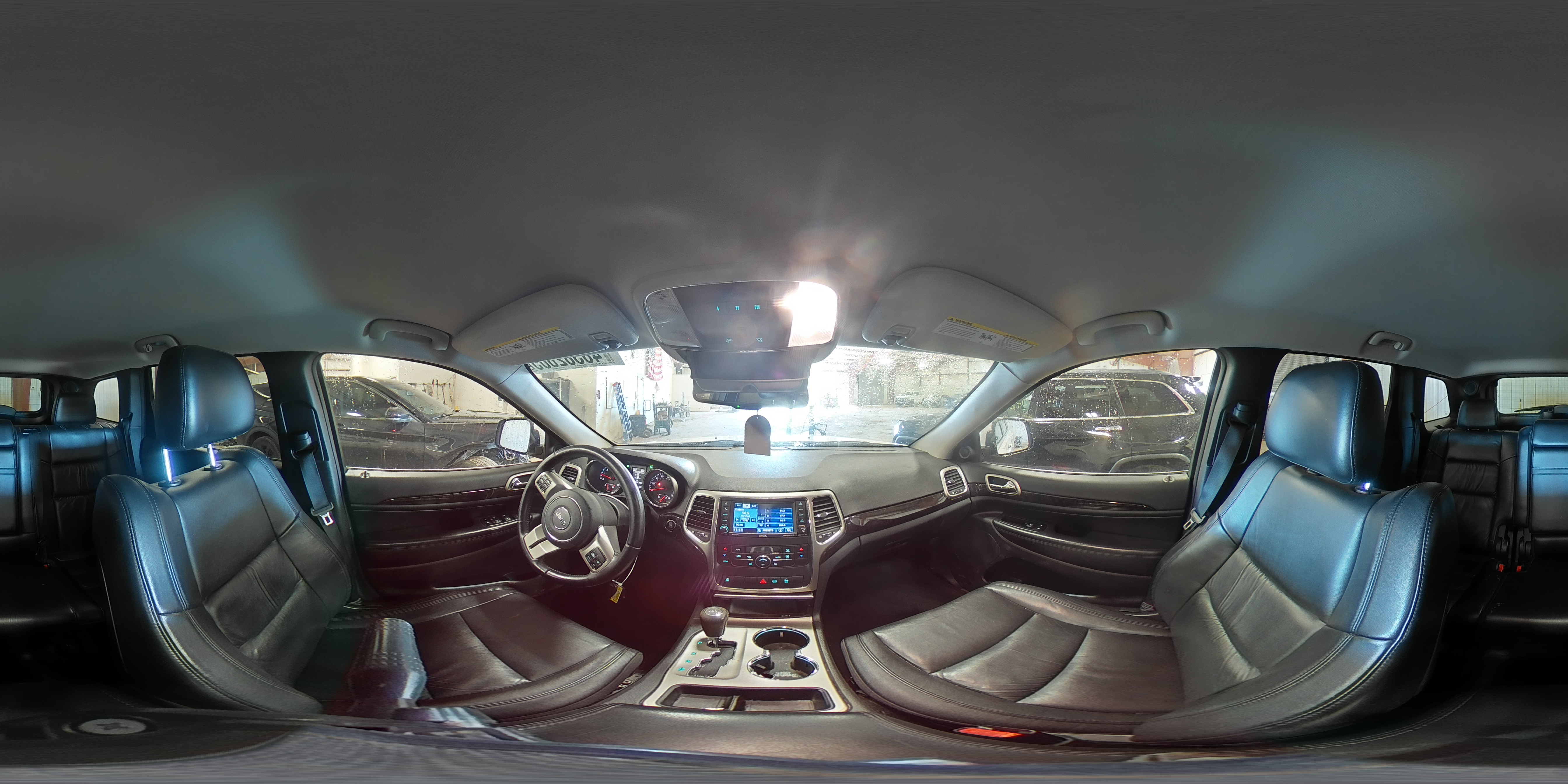 2012 Jeep Grand Cherokee - Image 15