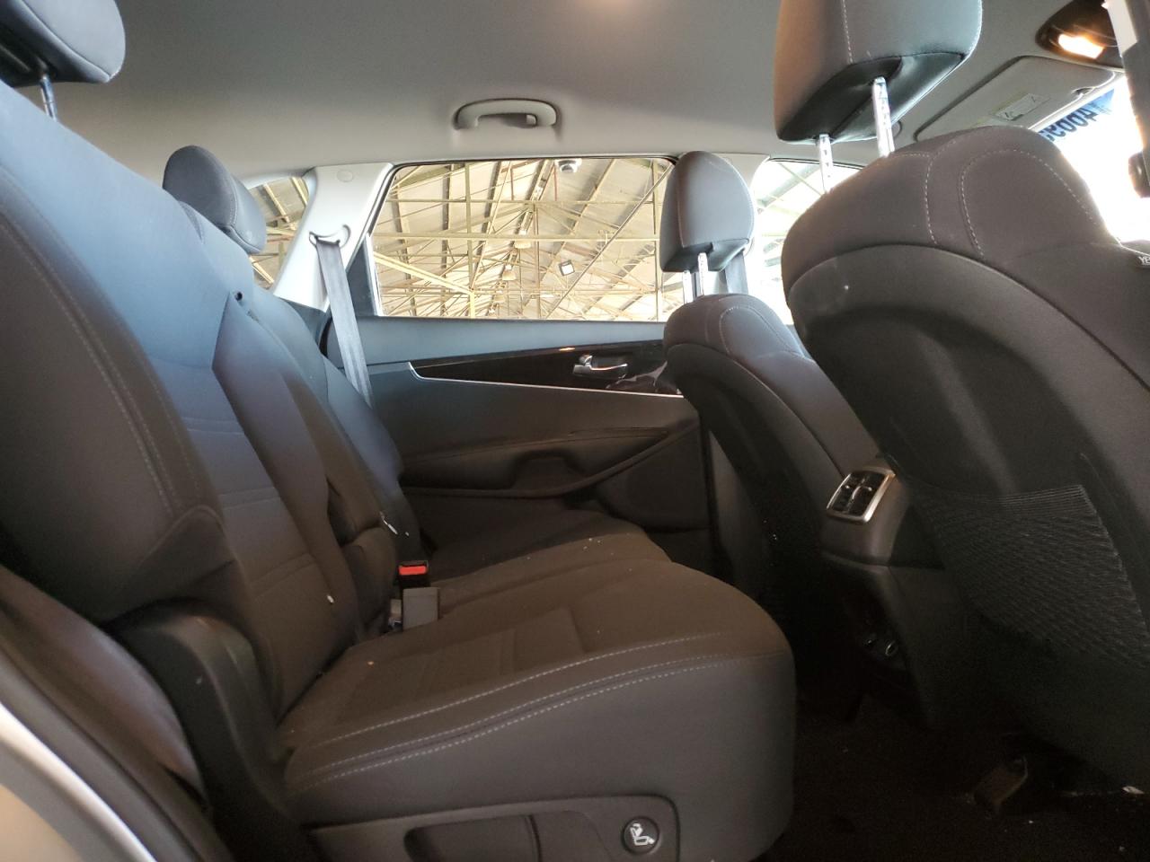2020 Kia Sorento - Image 11