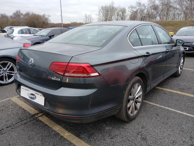 2015 VOLKSWAGEN PASSAT SE